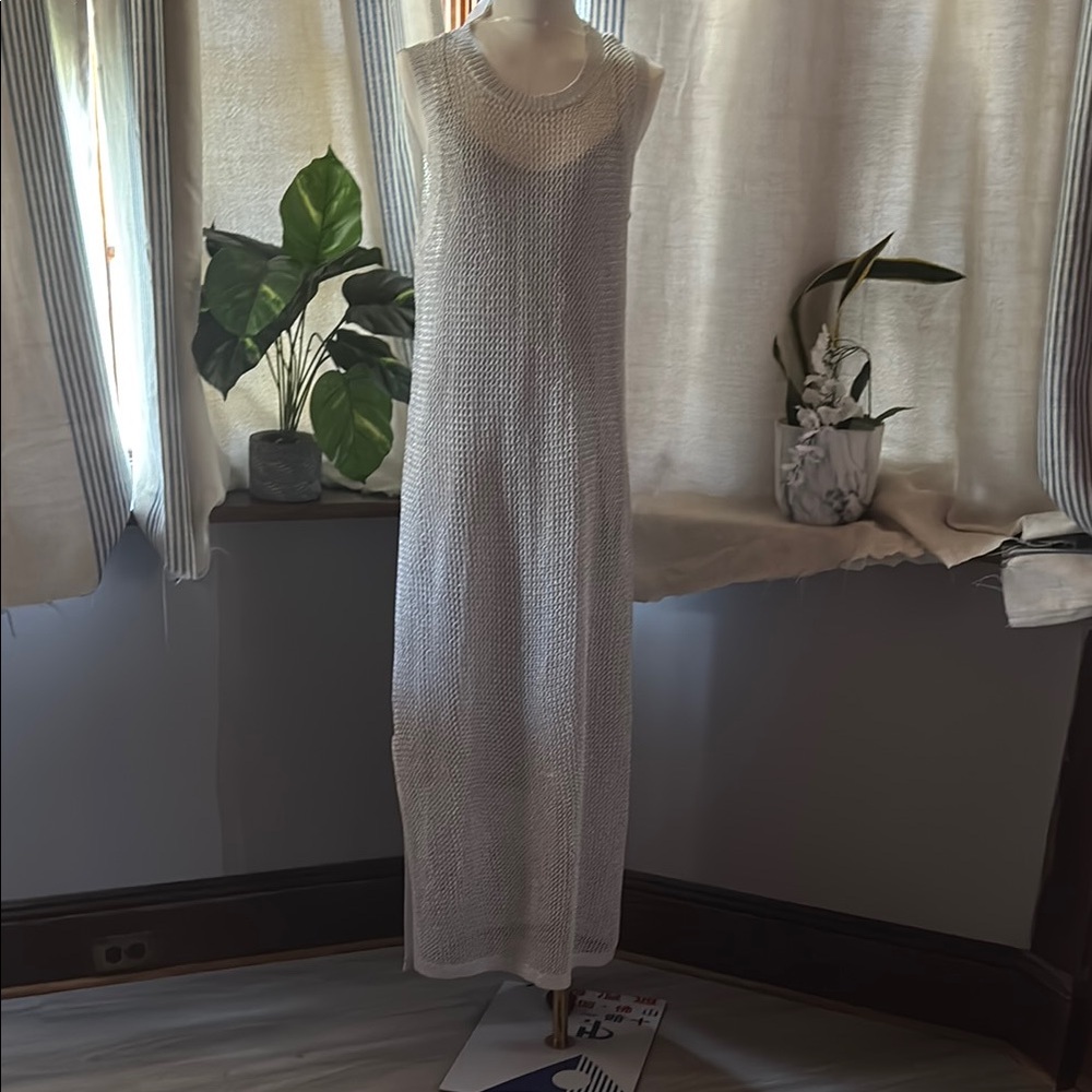 Elegant White Knit Maxi Dress